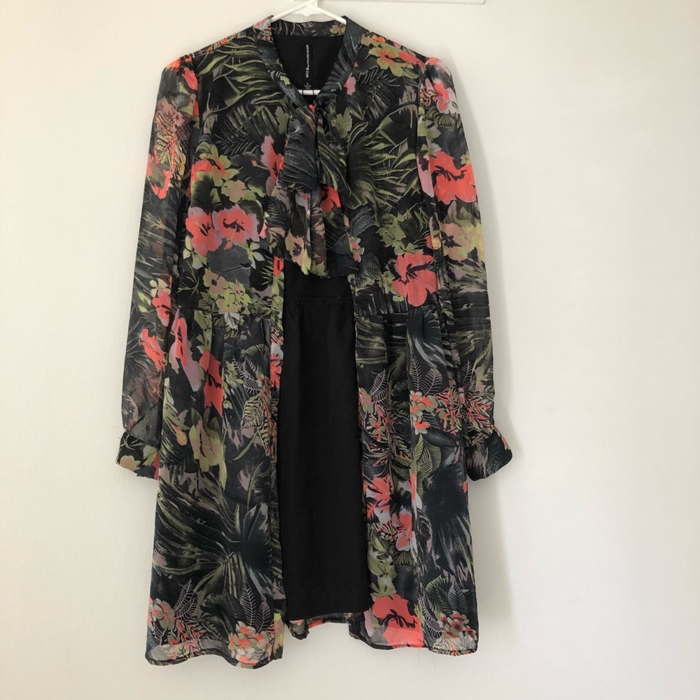 Brand New Floral Print Dress Shirt - Picture 5 of 8